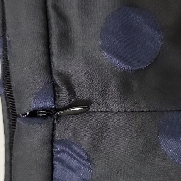 J Crew Size 00 "The Pencil Skirt" Black with Blue Polka Dots, Exc. Used Cond. - Picture 4 of 13